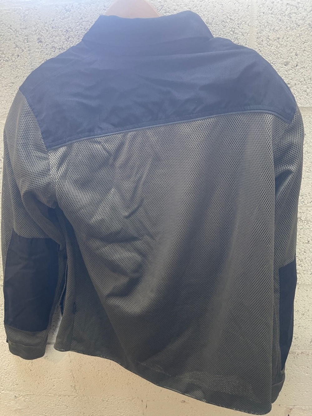 ICON Men’s Two-Tone Mesh Jacket in Olive and Black - Picture 6 of 10